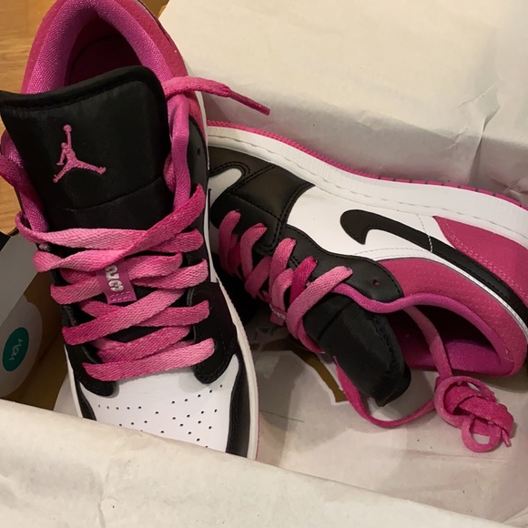 Air Jordan 1 Low SE - Picture 2 of 2